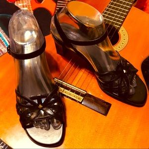 👡Lifestride Comfortable Black Cutout Heels!